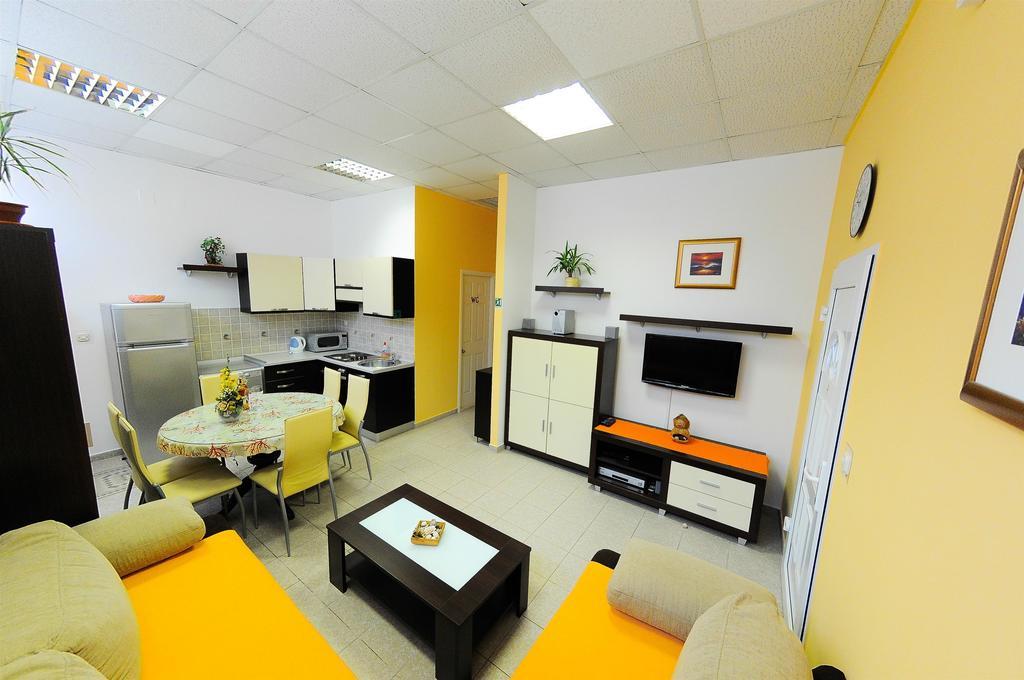 Apartments Marija Petricevic Podstrana Room photo