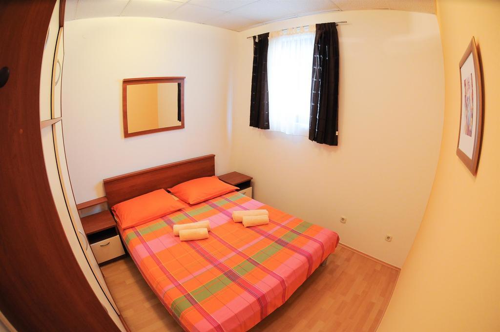 Apartments Marija Petricevic Podstrana Room photo