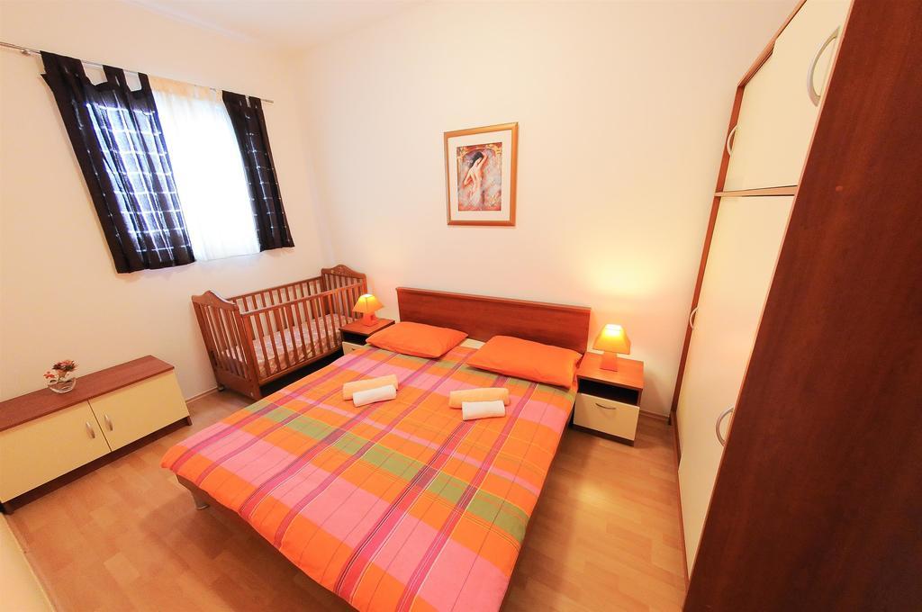Apartments Marija Petricevic Podstrana Room photo